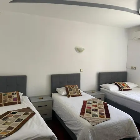 City Hotel Hotel *